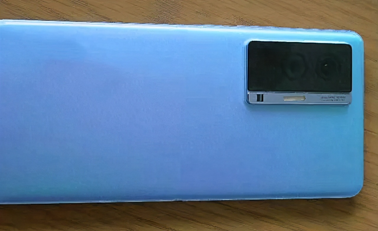 VIVO X70曝光，首发伸缩式镜头，采用联合三星定制芯片，跑分超75W 