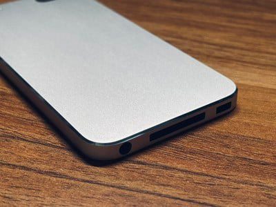 苹果iPod Touch 5原型机流出：倒角设计和30针Dock接口