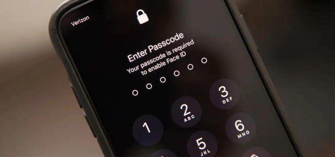  iPhone13加入指纹识别，果粉雀跃了，网友：太好笑了！ 