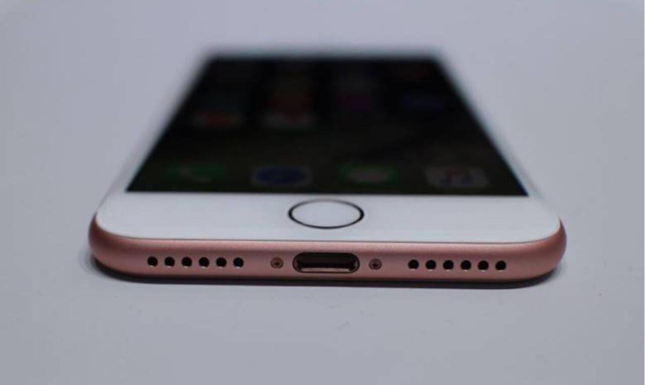 盘点苹果iPhone改变行业的设计，用户褒贬不一 