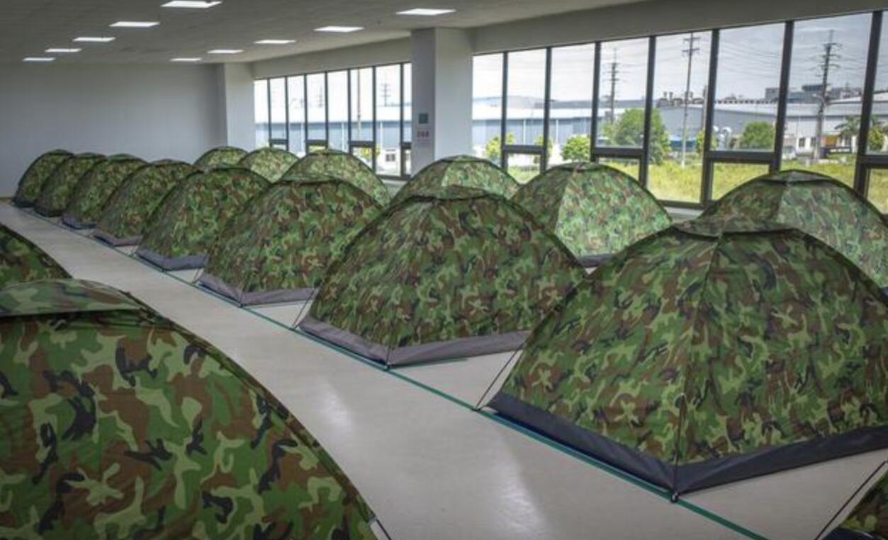 越南疫情迫使三星和苹果的供应商要求工人住在工厂里