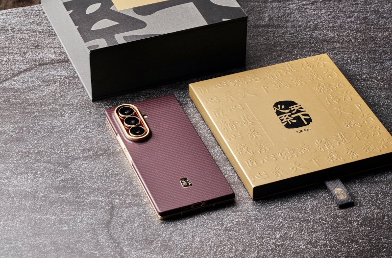 科技臻品，匠心美学：心系天下三星W26图赏